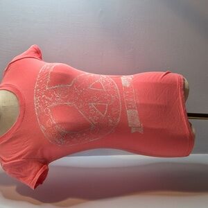 Pink t shirt color coral size extra small